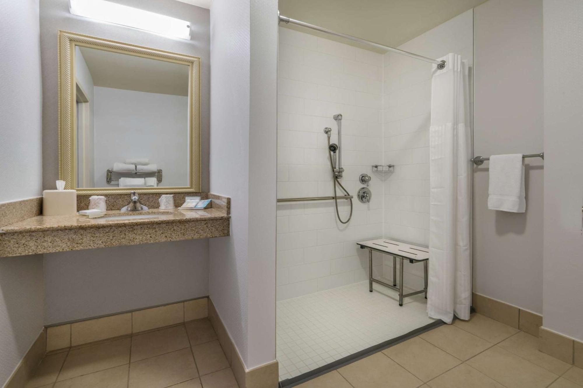 Hilton Garden 3*